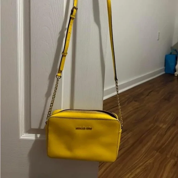 Michael Kors - Picture 1 of 1